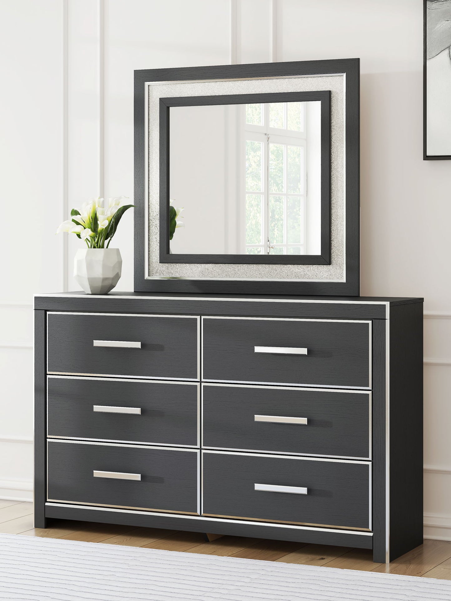 Zuraleus - Six Drawer Dresser