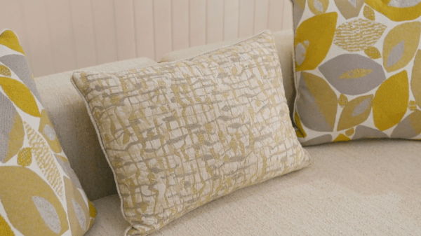 HD-3183 - Sofa - Beige / Gold