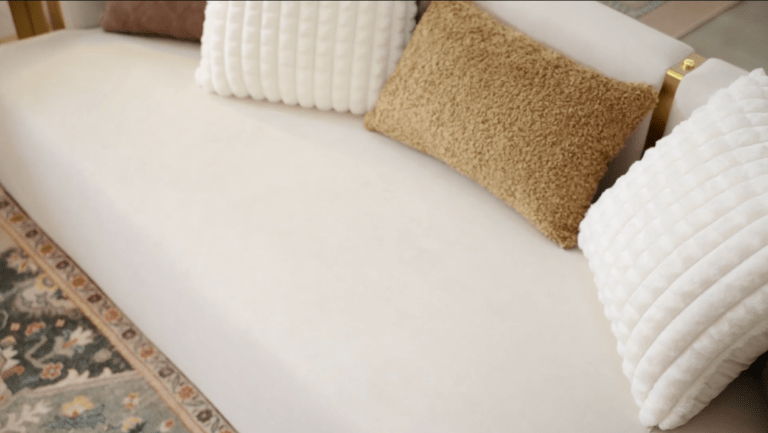 HD-3156 - Sofa - White / Gold