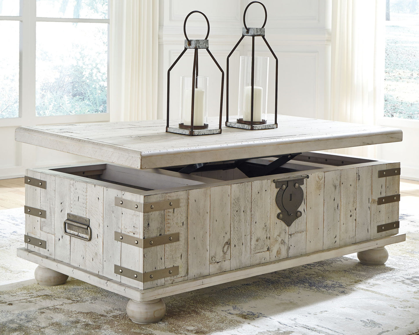 Carynhurst - Lift Top Cocktail Table - White Wash Gray