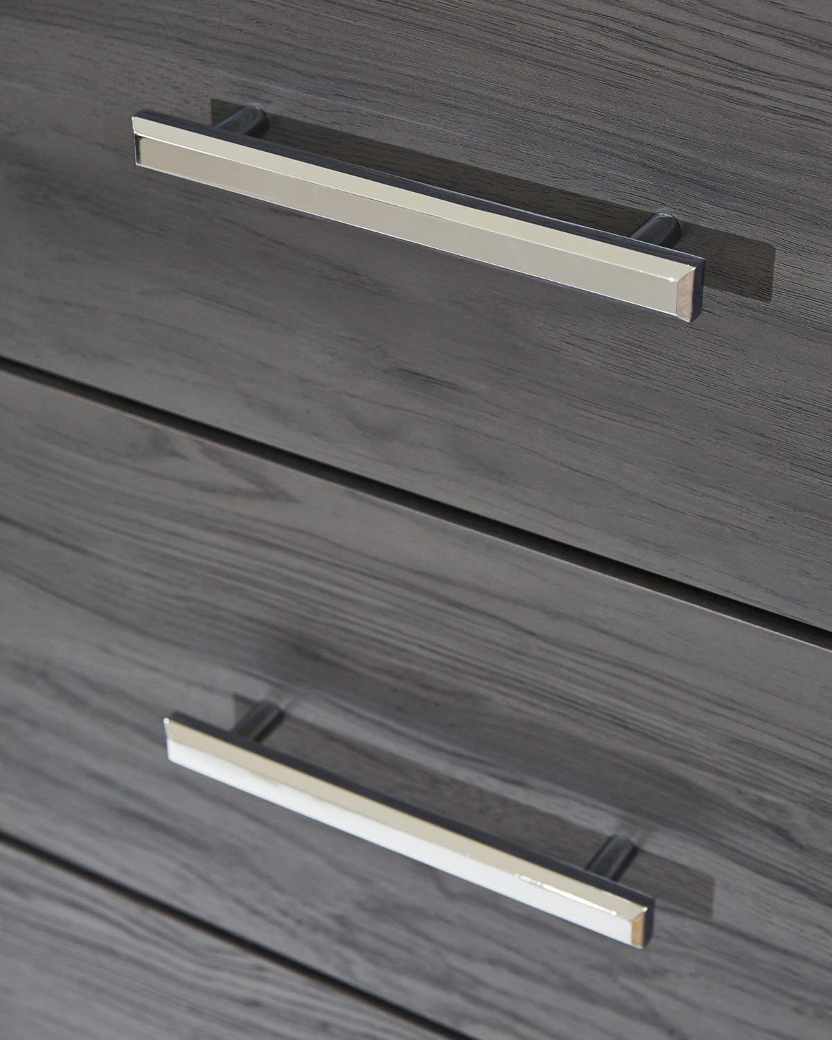 Lodanna - Six Drawer Dresser - Gray